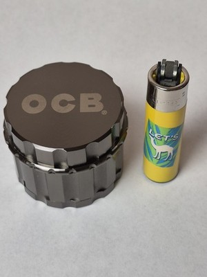 OCB Kräütermühle 4tlg. 50mm Schwarz Metallic  Neu + Goody