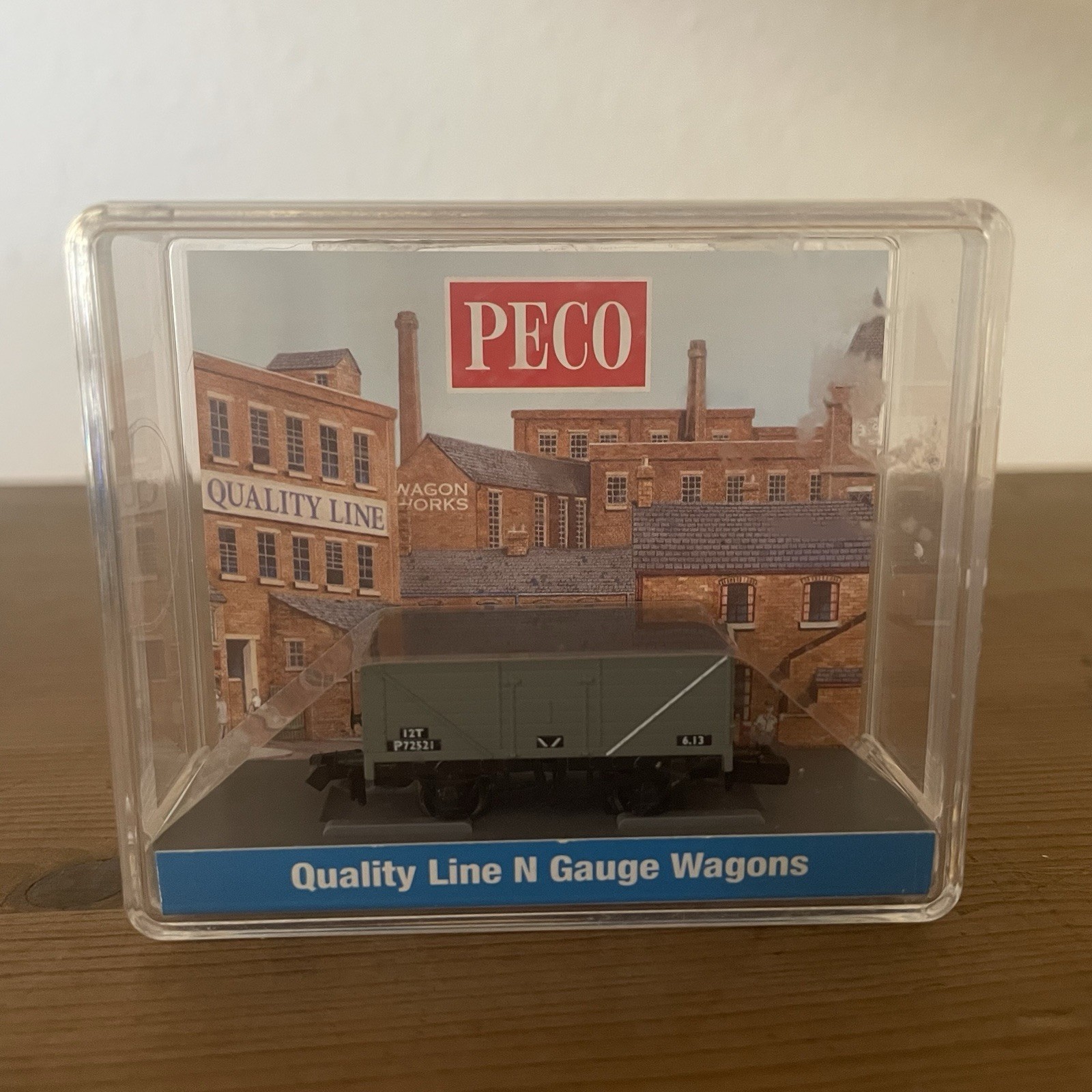 Peco NR-7004B N Gauge 7 Plank Open Wagon BR Grey