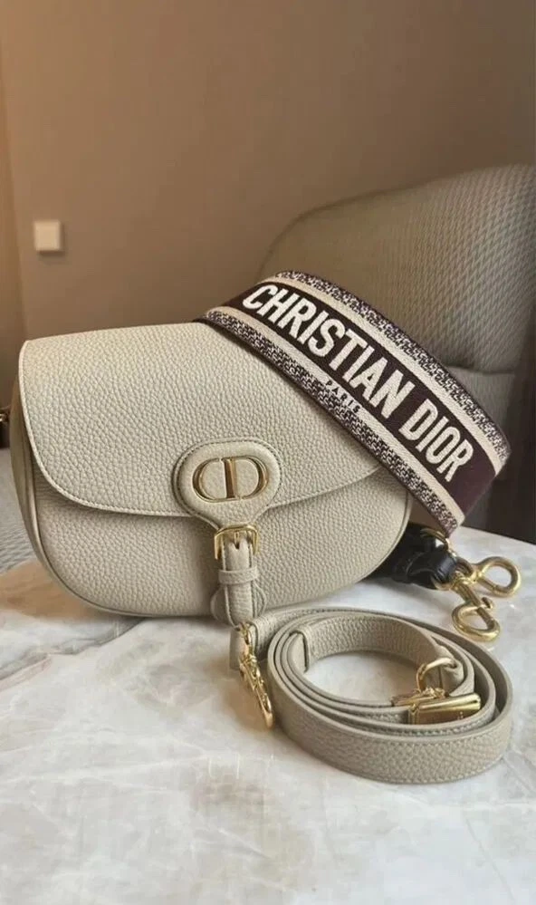 Authentique sac bandoulière Christian Dior Bobby cuir couleur beige double sangle