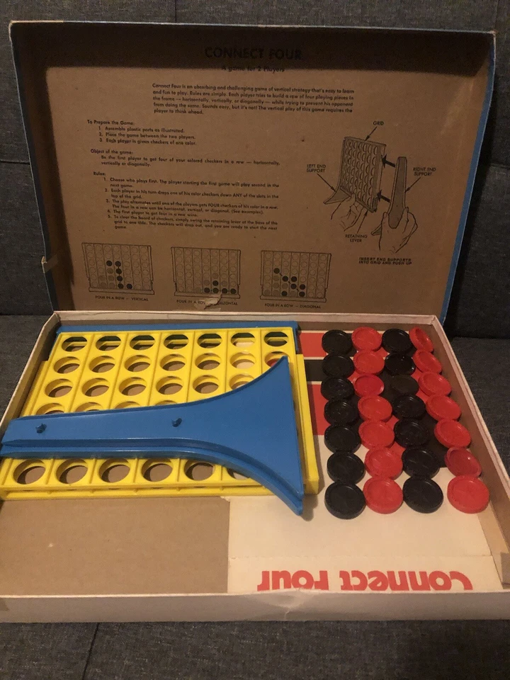 Vintage Connect Four game - Image 2 of 4
