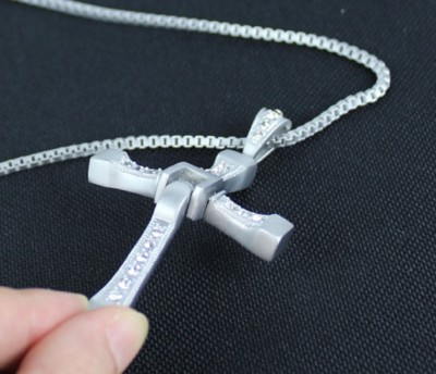 The FAST and The FURIOUS DOMINIC'S CROSS PENDANT Necklace Vin