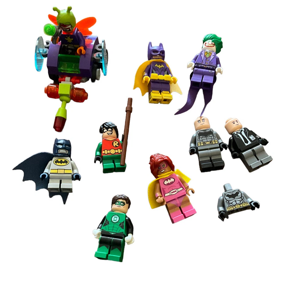 Lote de minifiguras Lego: DC, Batman, Batgirl, Linterna Verde, Polilla Asesina y vehículo Foto 2 de 3