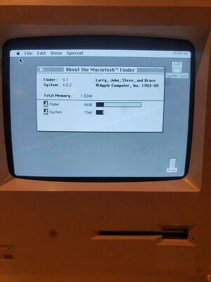 1985 Macintosh 512K: (1024) ram, ext. Floppy, Optical Mouse+pad