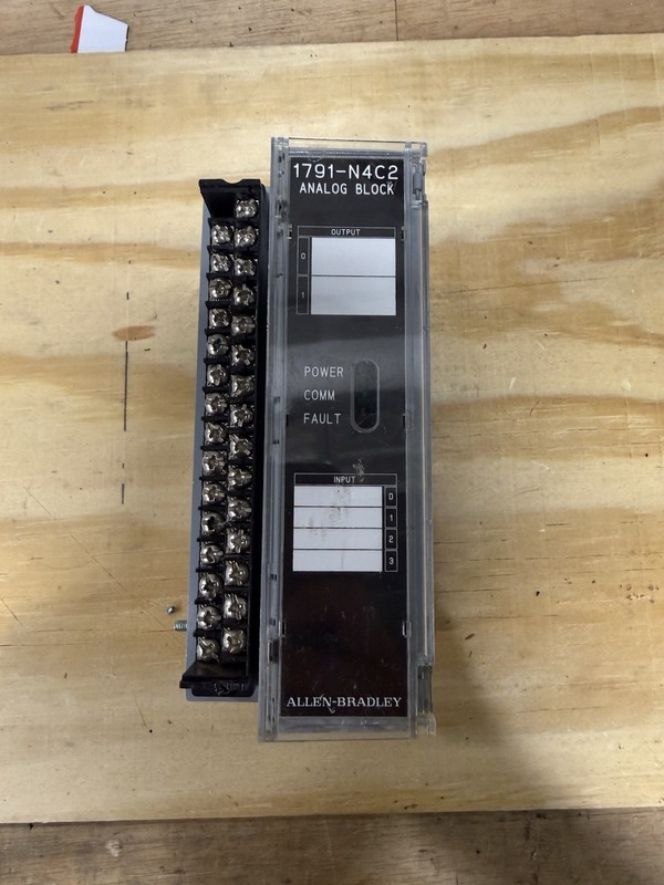 Allen-Bradley 1791-N4C2 Analog Block I/O Module Pre Owned