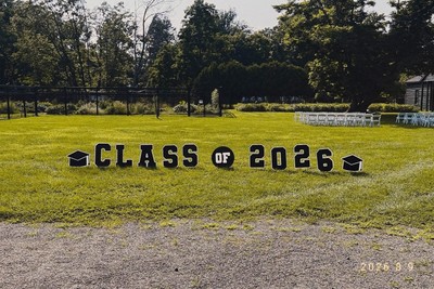 2026 Graduation Lawn Sign AND Balloon Arch