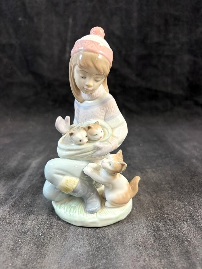 Lladro Days of The Week Fridays Girl Figurine Child with Cat and