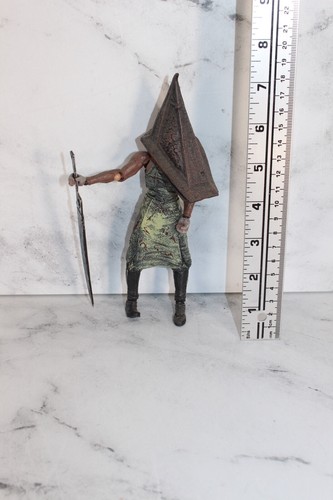 PYRAMID HEAD action figure SILENT HILL 2 bogeyman MONSTER - Picture 2 of 4