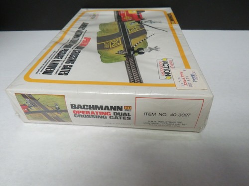 Vintage HO Scale Bachmann Operating Dual Crossing Gates #3027 - Picture 6 of 6