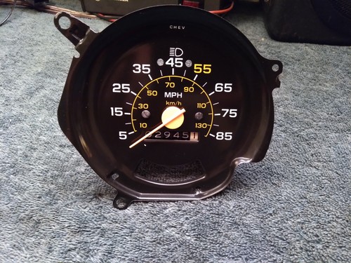 81-87 Chevy/GMC Truck Speedometer Nice Shape ! - Picture 3 of 5