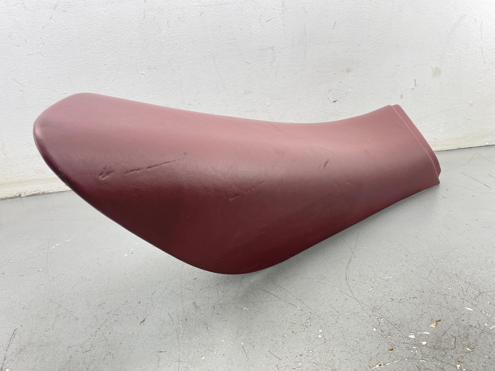 2020-2023 MCLAREN GT FRONT RIGHT TRIM PANEL SILL PLATE BAROLO RED 13NA399CP OEM