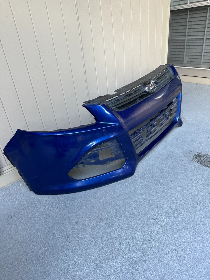 Cubierta superior del parachoques delantero Ford Escape 2013-2016 usada OEM - azul - CJ5Z-17D957-BCP Foto 3 de 4
