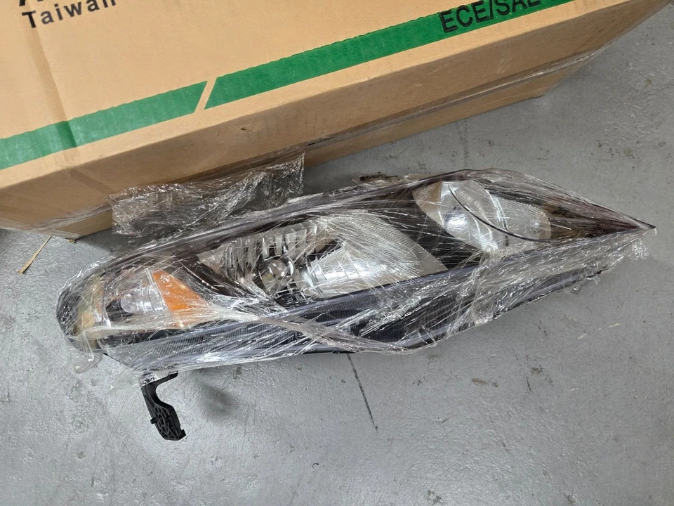 Faro derecho lado pasajero DEPO apto para Honda Civic Sedán 2006-2011 33101-SNC-A01 Foto 2 de 4