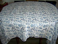 Blue /White Watercolor Floral Leafy Pattern Tablecloth 96" X 120" French Country
