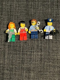 Lego City Police Starter Set retired set 60136, used complete with instructions 