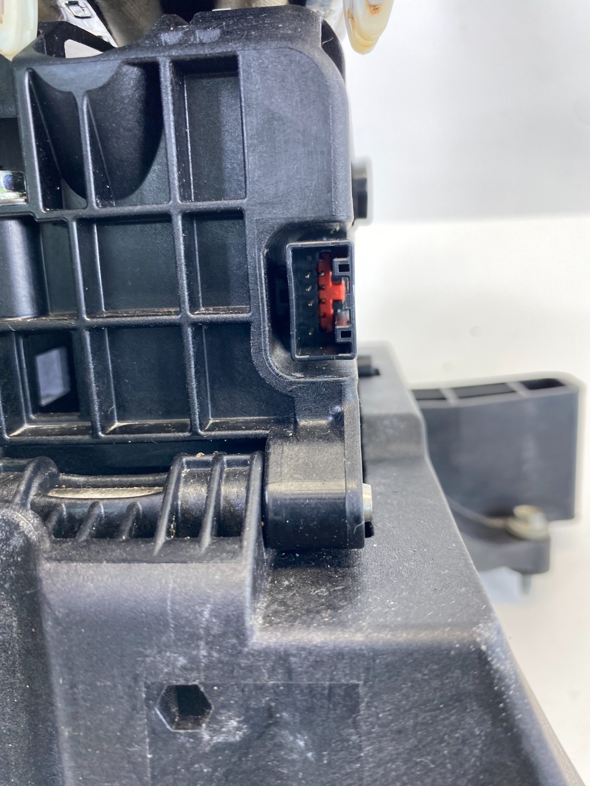 2014-2016 CHEVROLET MALIBU AUTOMATIC FLOOR GEAR SHIFTER SELECTOR ASSEMBLY OEM