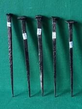 LOTTO 5 ANTICHI CHIODI ARTIGIANALI FATTI A MANO IN FERRO BATTUTO FORGIATO. CW70