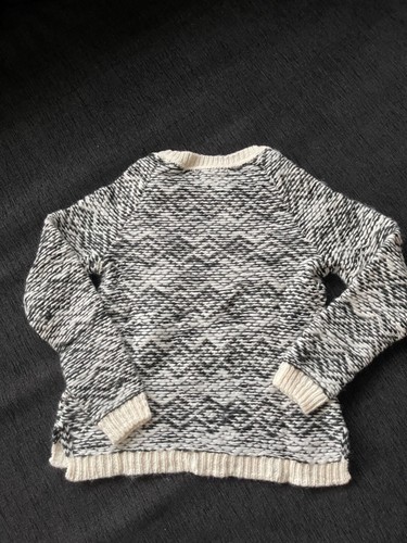 G105 NWT GAPKIDS GAP CREWNECK MIXED TEXTURE GIRL SWEATER SIZE 6-7 - Picture 2 of 2