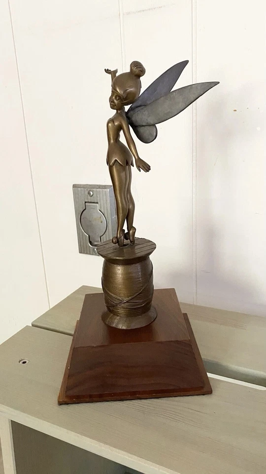 RARA Estatua Campanilla Premio 25 Aniversario Miembro ELENCO Walt Disney World Foto 4 de 4