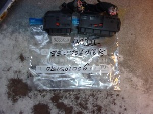 AUDI A4 2.0 FSI MED7.1.1 STEUERGERÄT STECKER 8E1910018 0261S01024