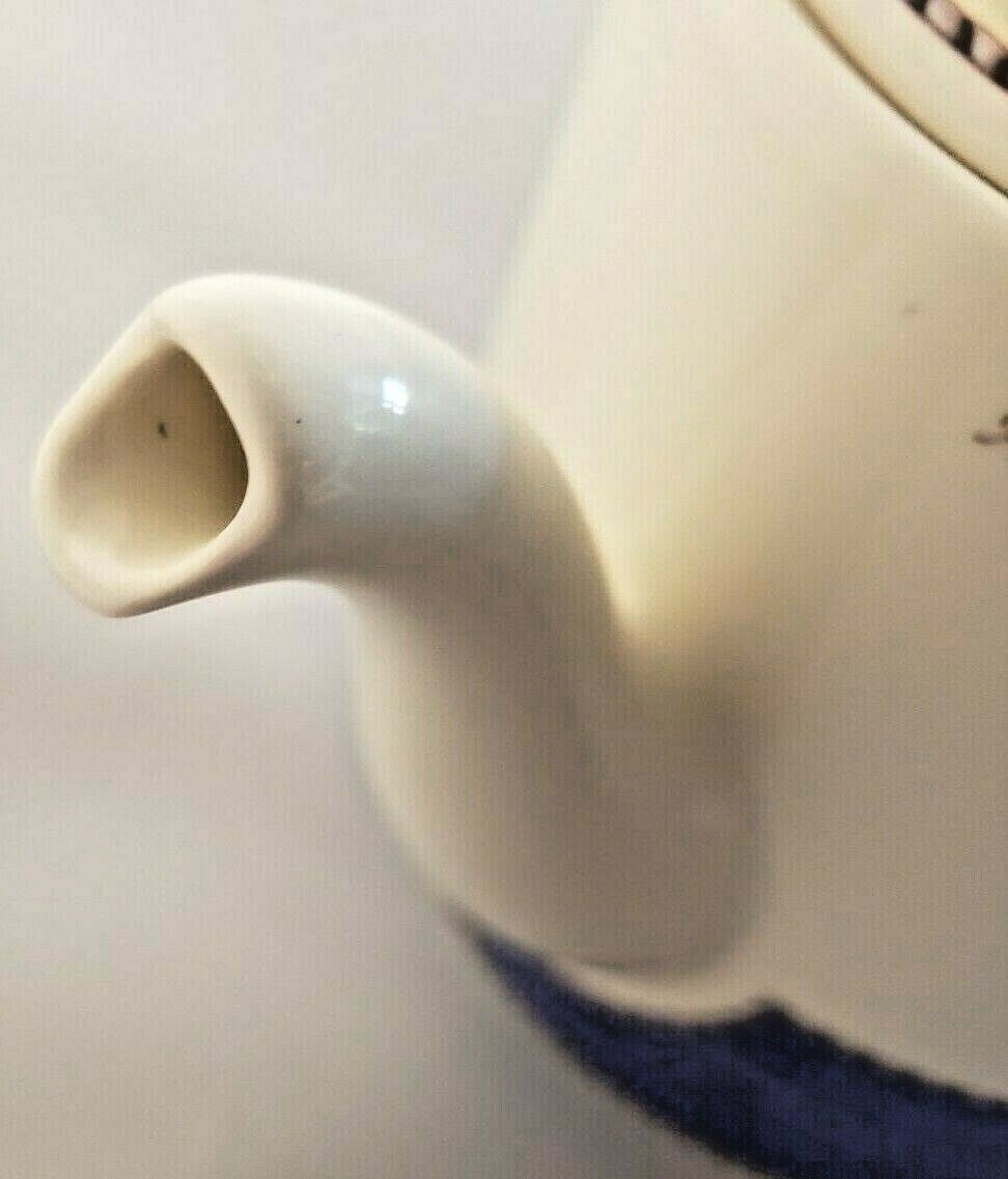 NWT!!!! 198.0 Wedgewood Sarah's Garden 5 Cup Teapot & Lid Made in