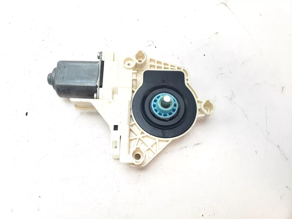 PORSCHE CAYENNE 958 MK2 2015 WINDOW MOTOR REAR LEFT PASSENGER SIDE 8K0959812A - Image 2 of 4