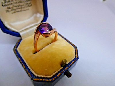 Ein wirklich wunderschöner Damenring 9 kt Rotgold Amethyst Solitär Größe K, 2,9 g