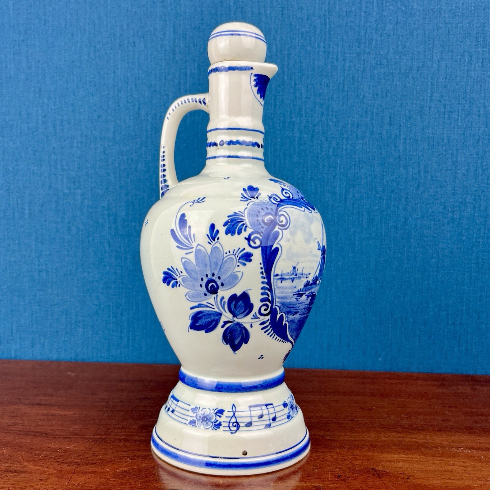 Dutch Delft Style Musical Decanter Thorens Swiss Music Box Moonlight Sonata