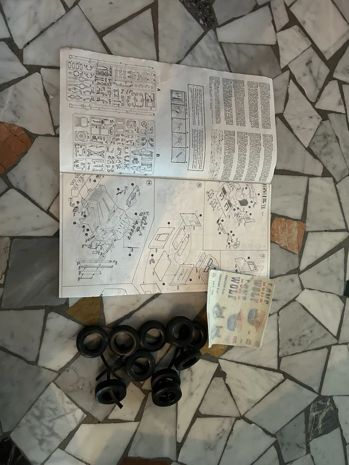 ITA728 Italeri Ford 9000 LTL 1/24 Modellismo U.S. Truck Camion - Immagine 2 di 4