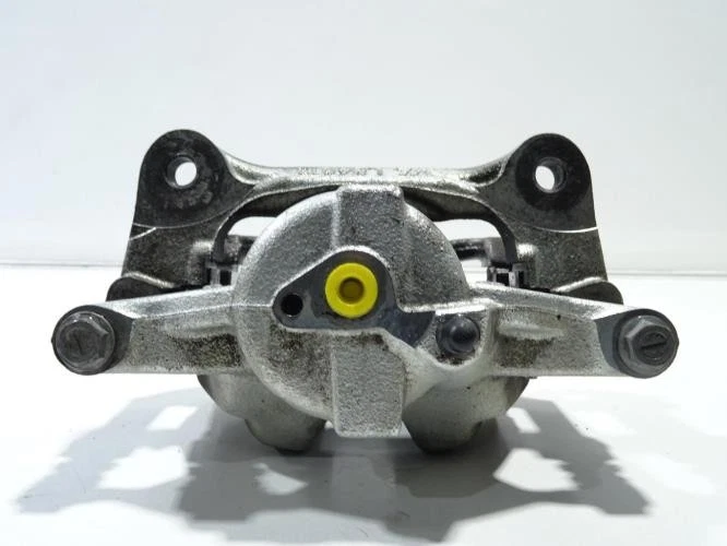 Etrier avant gauche (freinage) TOYOTA COROLLA E21 BREAK 4775002490 - Photo 2/4