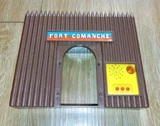 Vintage 1994 ANTELOPE Fort Comanche Front Gate Playset + Battery Untested
