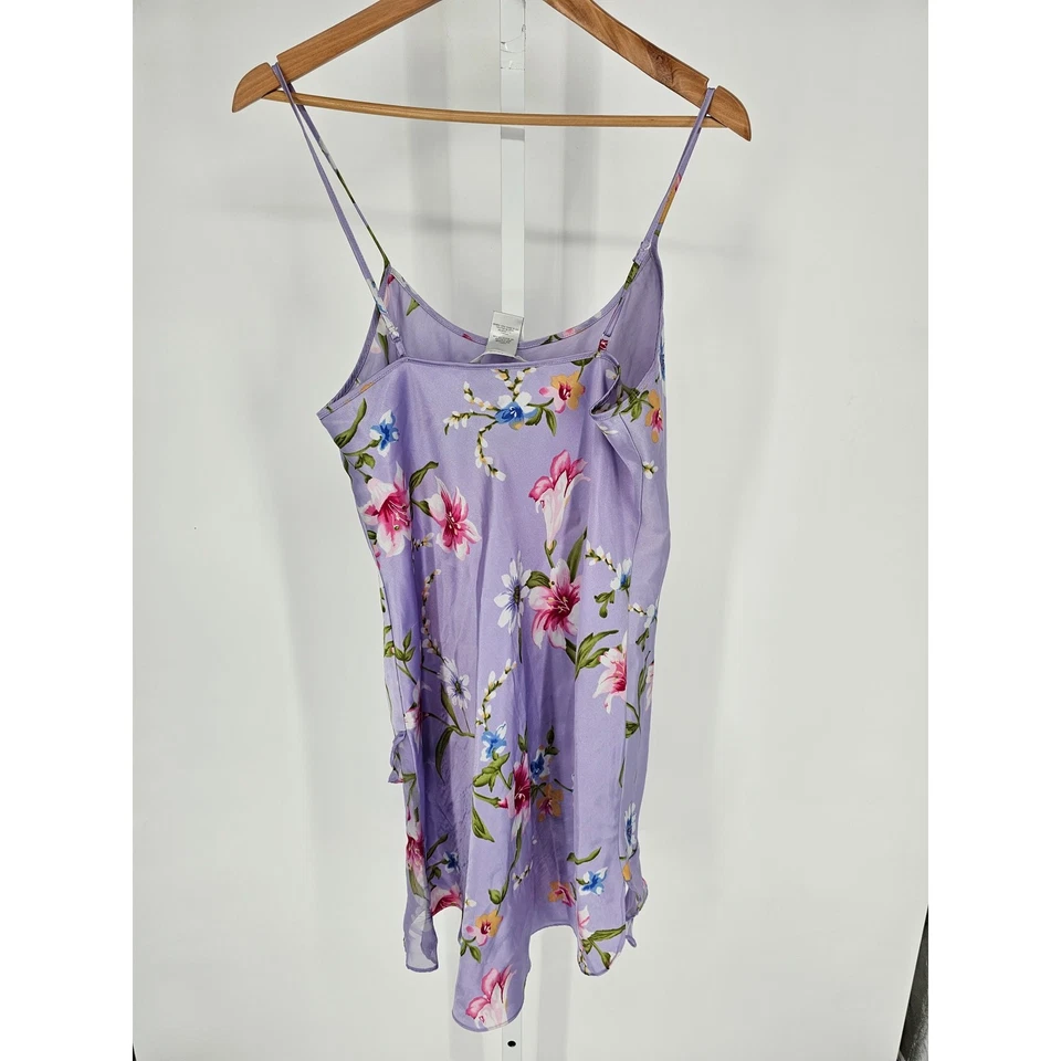 Camisola Secret Treasures feminina tamanho G cetim roxo claro floral - Imagem 4 de 4