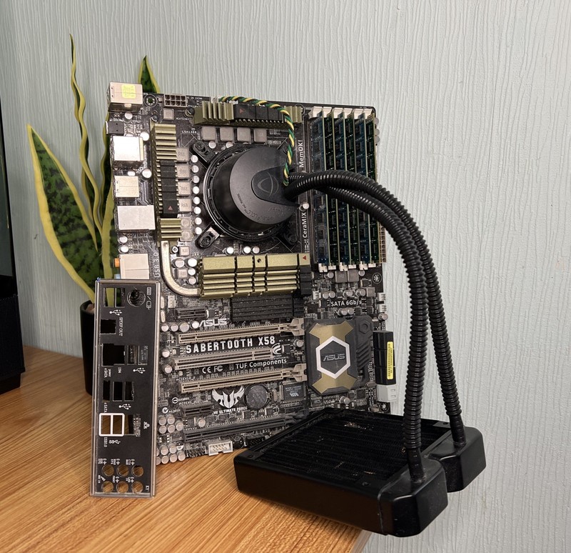 *RARE* ASUS SABERTOOTH X58 Motherboard w/ Intel Core i7-950 CPU 24GB Ram