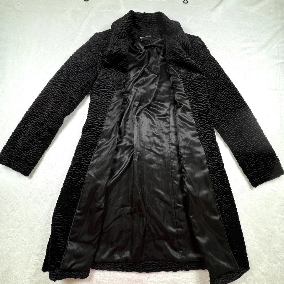 Abrigo largo forrado de felpa texturizado negro XXS White House Black Market para mujer Foto 3 de 4