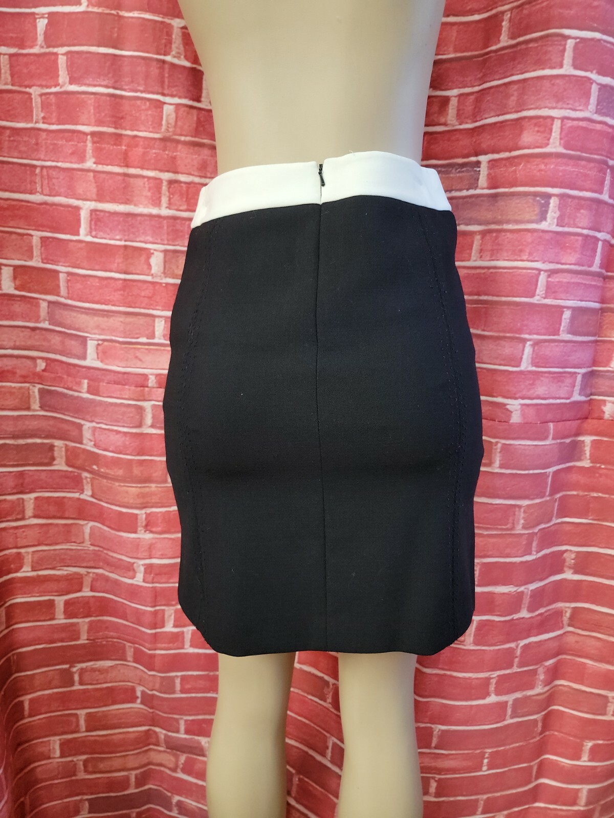 Tory Burch Cream Black Mini Skirt Womens Size 2 #C2 thumbnail 3