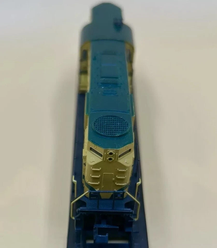 NIB Vintage N Atlas /KATO Alco RS-11 Maine Central #802 Harvest Gold Scheme - Image 4 of 4