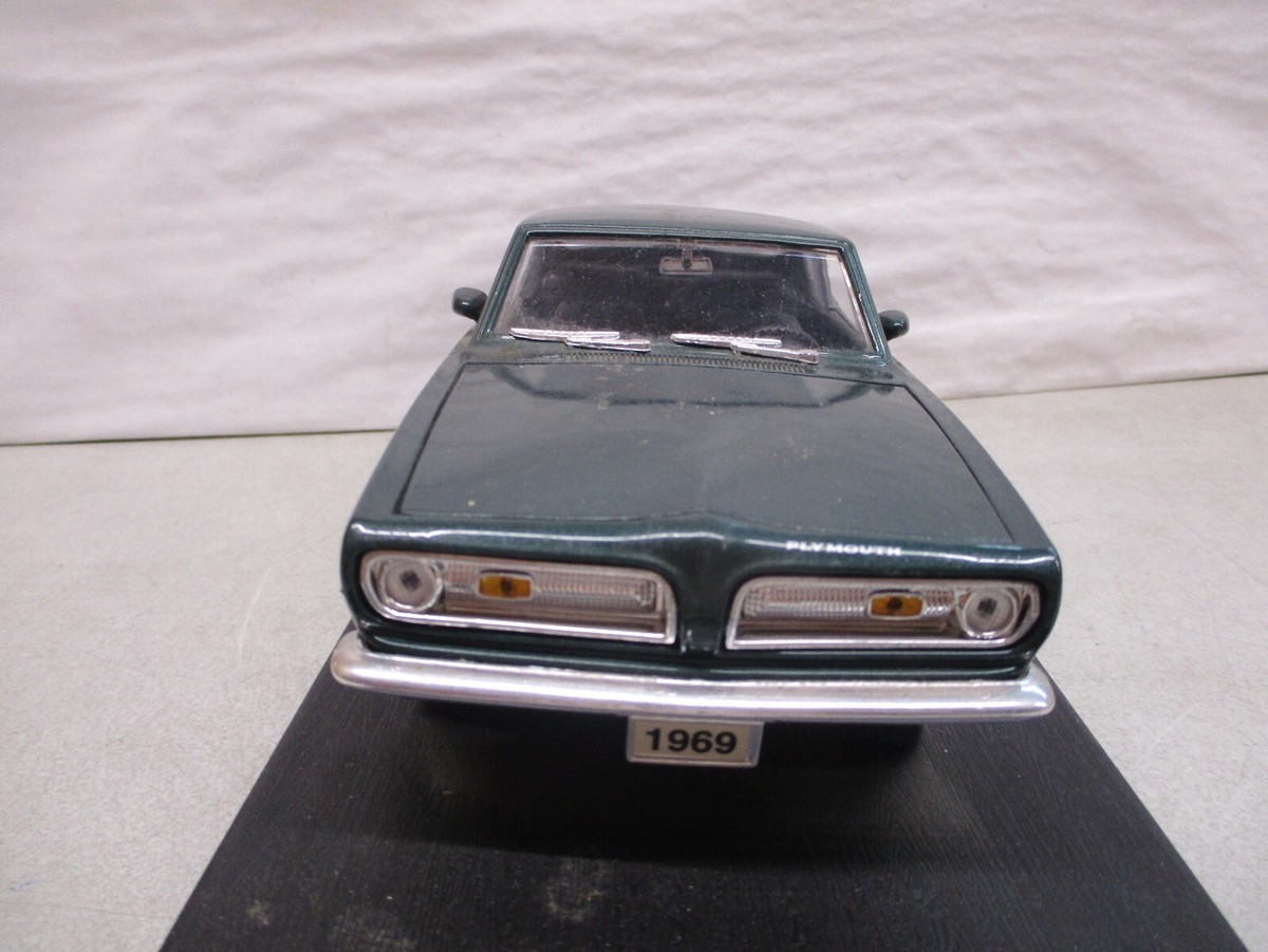1969 Plymouth Barracuda 1/18シルバー　稀少品 MPC Model Kit '69 Plymouth Barracuda (3in1-Stock/Custom/Drag