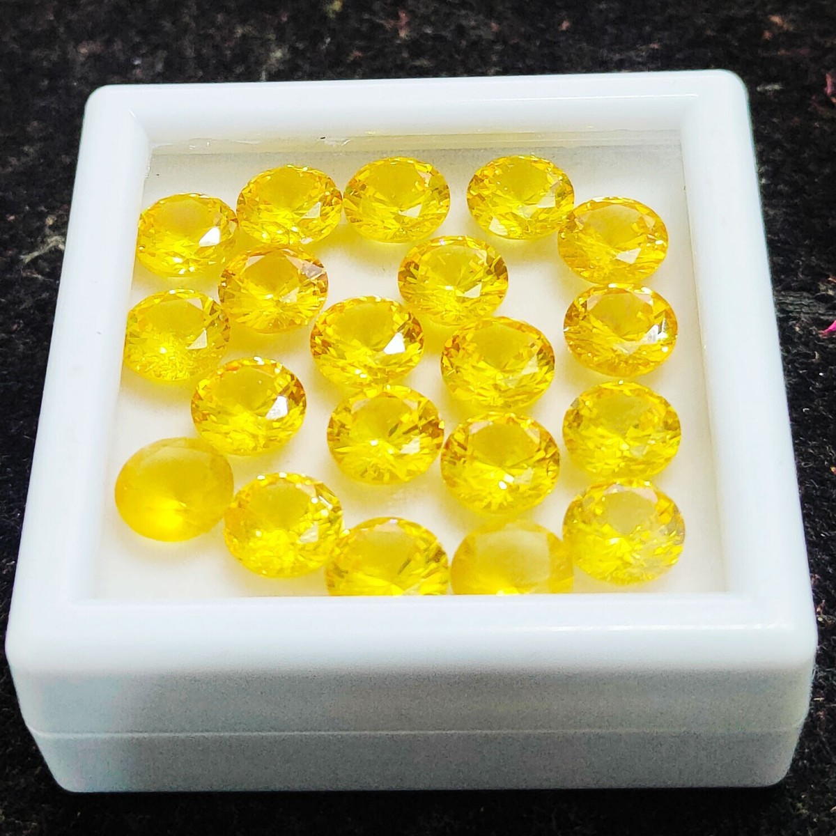 Natural Yellow Sapphire 8X8 MM Round Brilliant 20 Pcs 47+ Cts