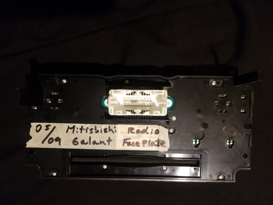 2004 2008 Mitsubishi Galant Radio AM/FM CD Player Face Plate Control Panel - Image 3 of 3