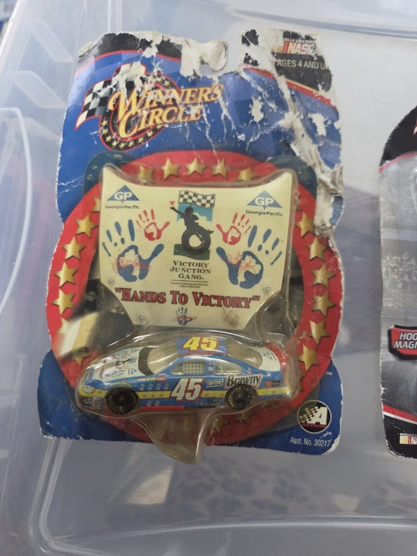 Winner's Circle 1:64 NASCAR 2002 Kyle Petty #45 Brawny Chevy Monte Carlo