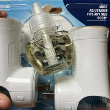 ScJohnson Glade. Plugins Scented Oil Warmer Adjust to Fit Any Room White - NEW