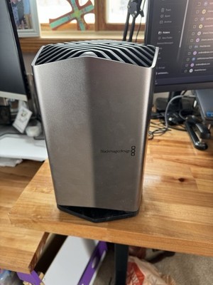 Blackmagic Design eGPU AMD Radeon RX 580 Thunderbolt 3 HDMI USB