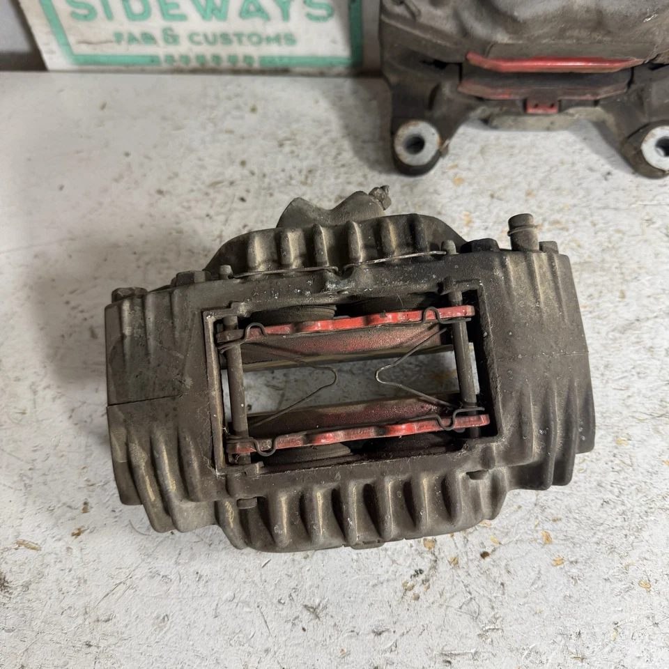 86-91 马自达 RX7 4 活塞前制动卡钳 FC 左右对 — 第 2/4 张图片