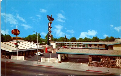 Postcard Chico Thunderbird Lodge Sandy Restuarant Old Car California D119