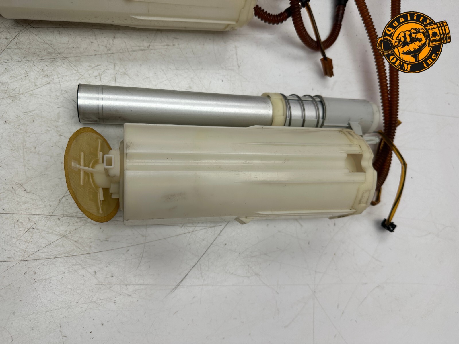 2003-2010 BENTLEY CONTINENTAL - FUEL TANK LEFT & RIGHT ELECTRIC PUMPS OEM 49 kmi
