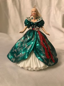 1995 hallmark holiday barbie ornament