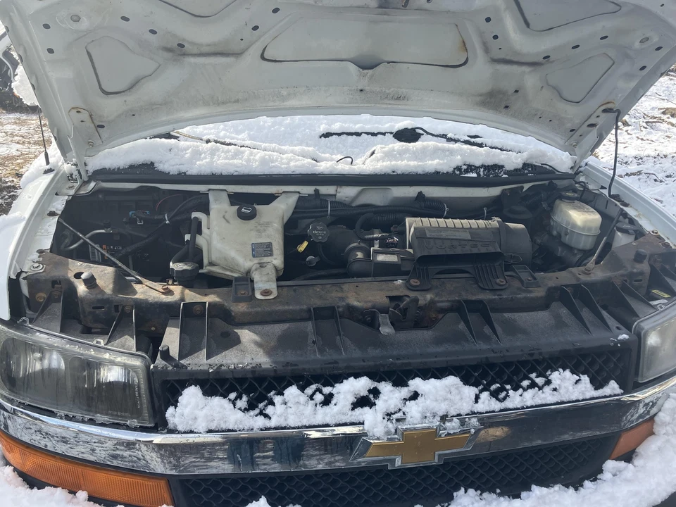 Compresor de aire acondicionado 15 GMC VAN SAVANA 3500 6,0 L Foto 3 de 4