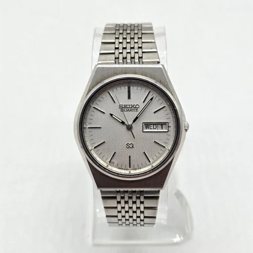 Seiko SQ Quartz Men's Watch 8123-7040 Day Date 35mm Silver Dial Vintage 80s 90s