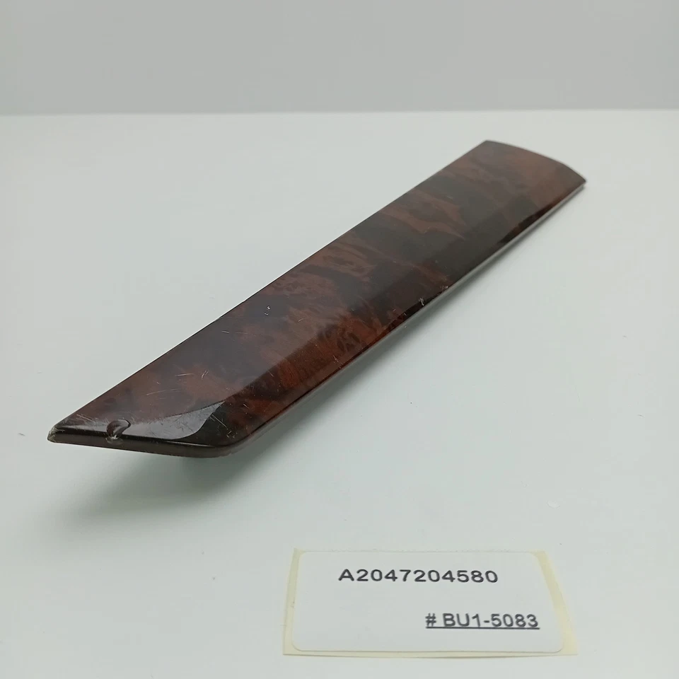 Tira de moldura Mercedes-Benz C350 2006-2014 A2047204580 Foto 3 de 4