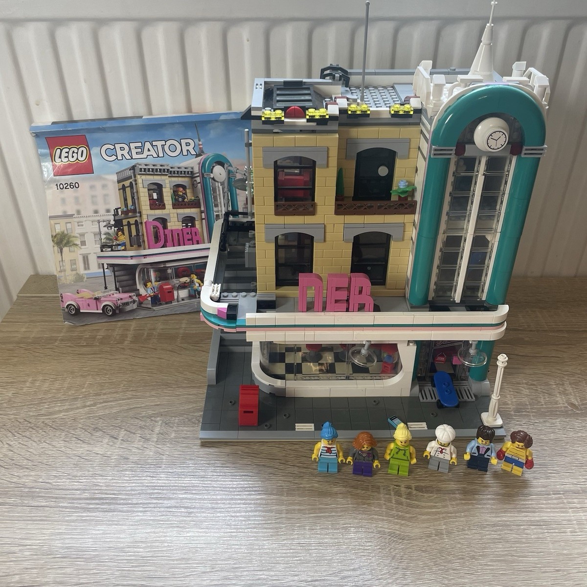 LEGO CREATOR: Downtown Diner (10260) with instructions