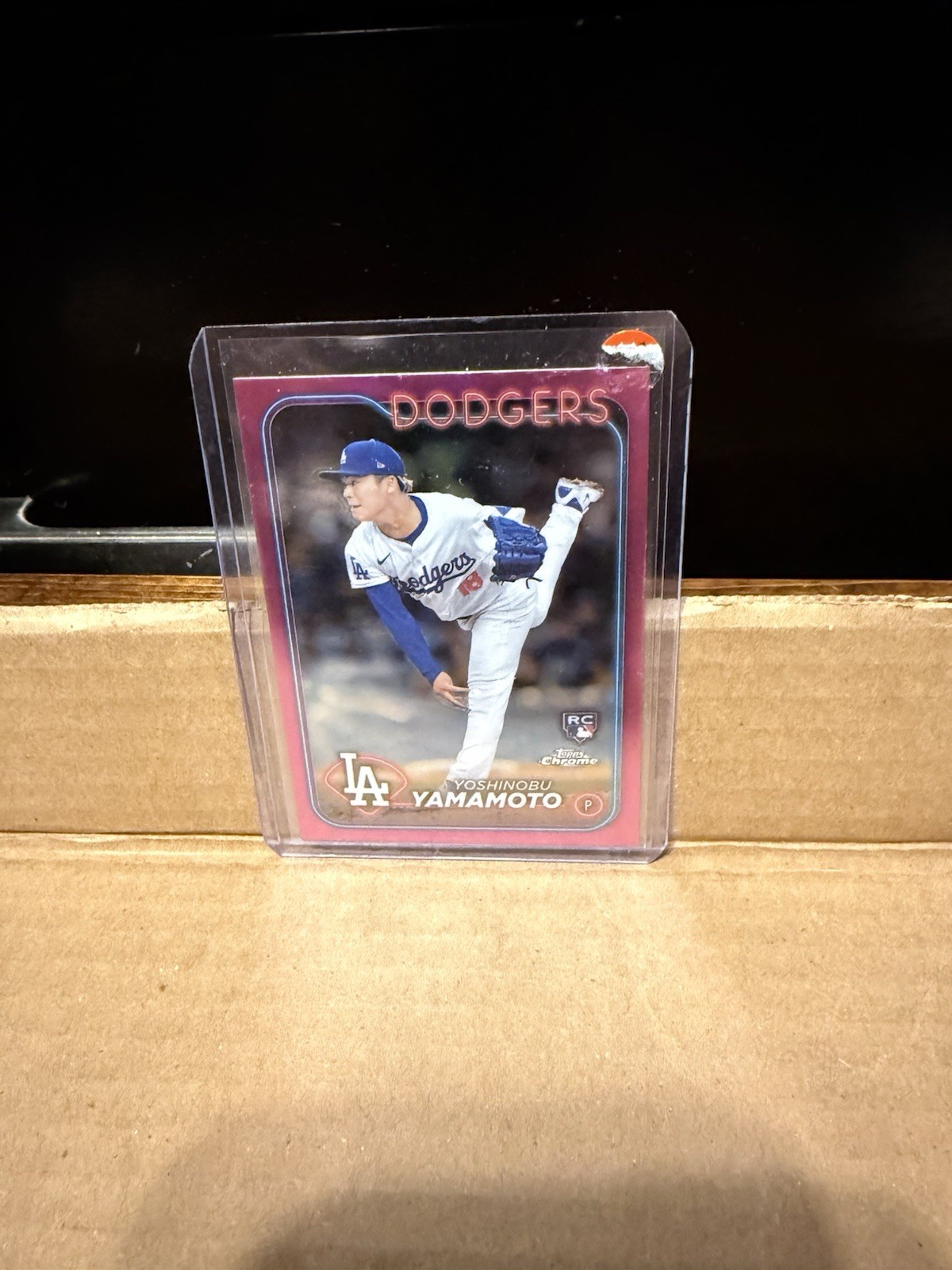 2024 Topps Chrome - Yoshinobu Yamamoto #18 Pink Refractor (RC)